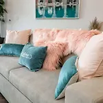 Steamy Romantic Greek Corneer Suite King U/G Wifi