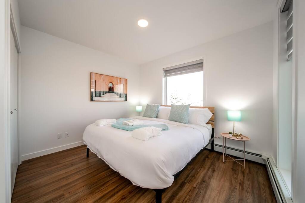 Steamy Romantic Greek Corneer King U/g Wifi Apartment