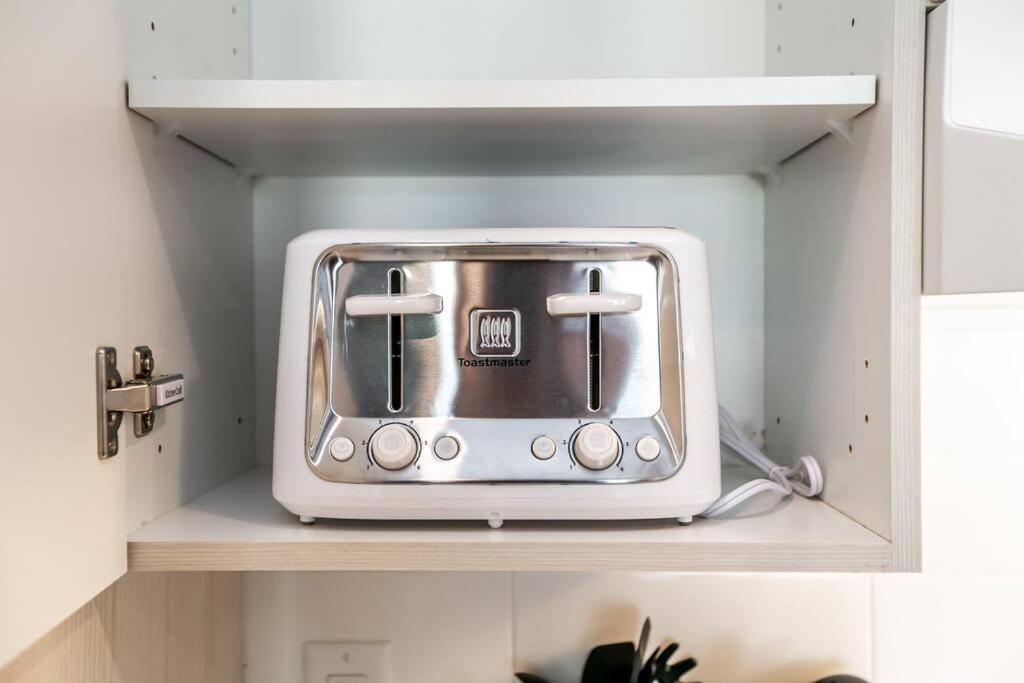 Steamy Romantic Greek Corneer King U/g Wifi Apartment *